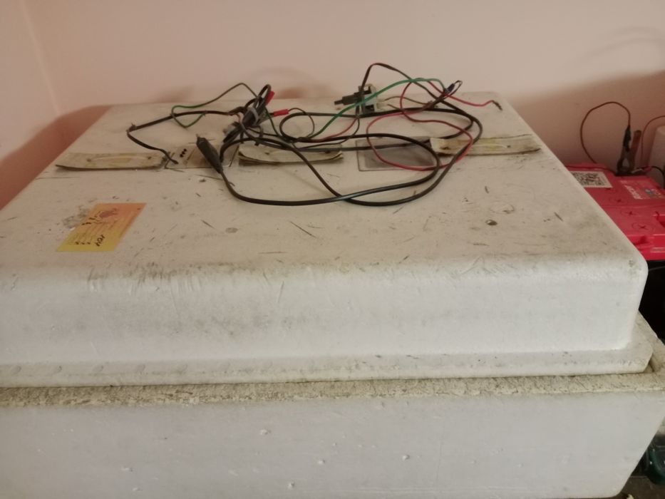 Продам инкубатор Несушка
