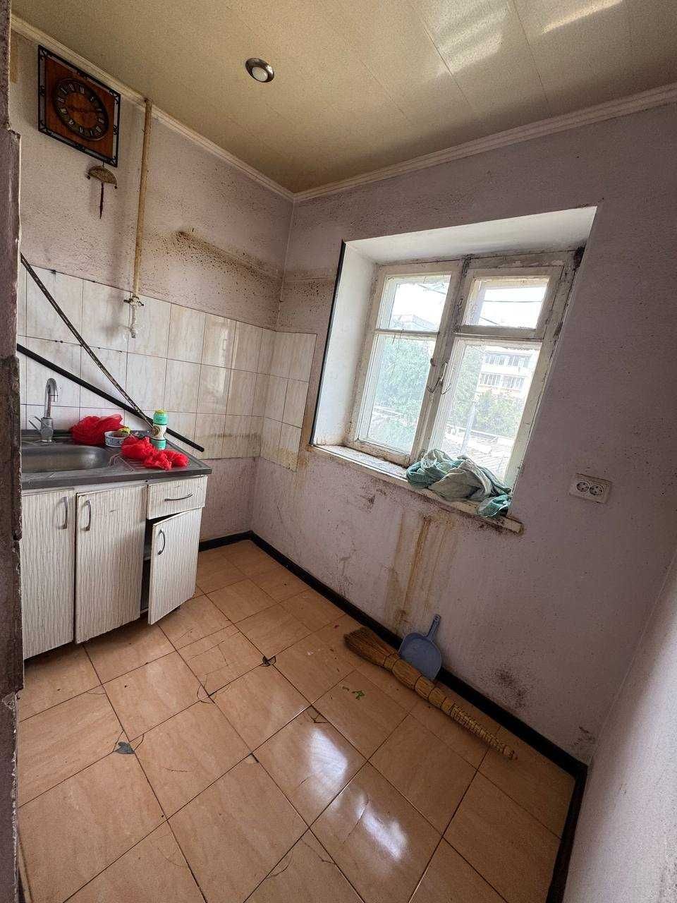 Продажа! 2/2/2 парк Фуркат. 45м2. Балкон 3/3. Переделанная в 3 комн.