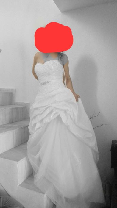 Vand doua rochii de mireasa  noi marimea 40-42