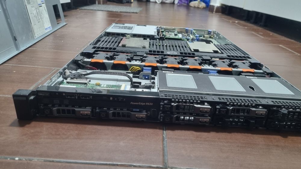 Server DELL PowerEdge R630 Rackabil 1U + 2x Xeon E5 2630 v4 - 20 core