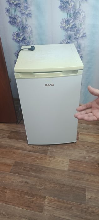 Холодильник Ava.