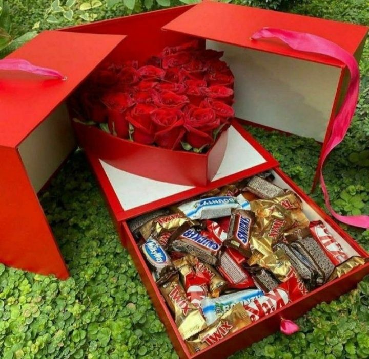 Подарочный Шоколадный коробка с мылном розым.