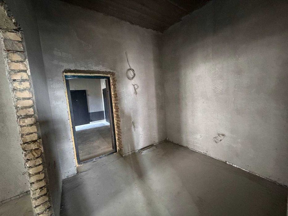 Продаётся 3х комн квартира на 4 этаже Ор-р  Файзобод мечеть