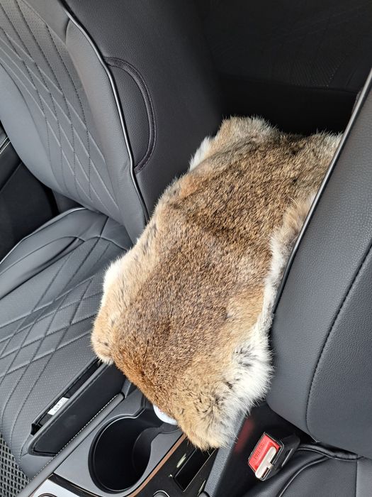 Меховые накидки на подлокотник