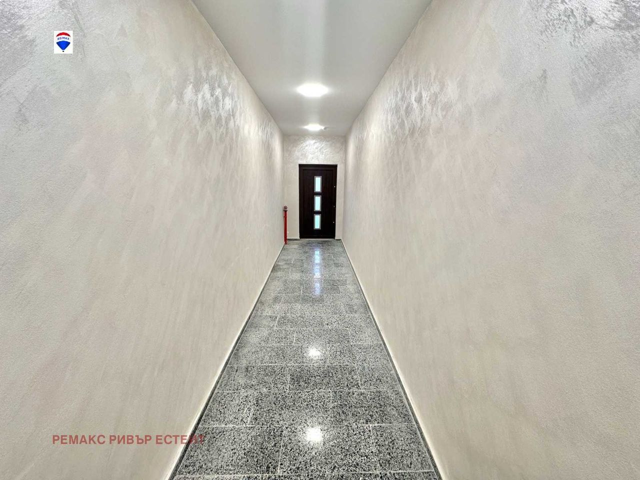 Продава се Двустаен апартамент в Русе, Дружба 3 - 71 кв.м за 1031 €/кв.м - Снимка #5