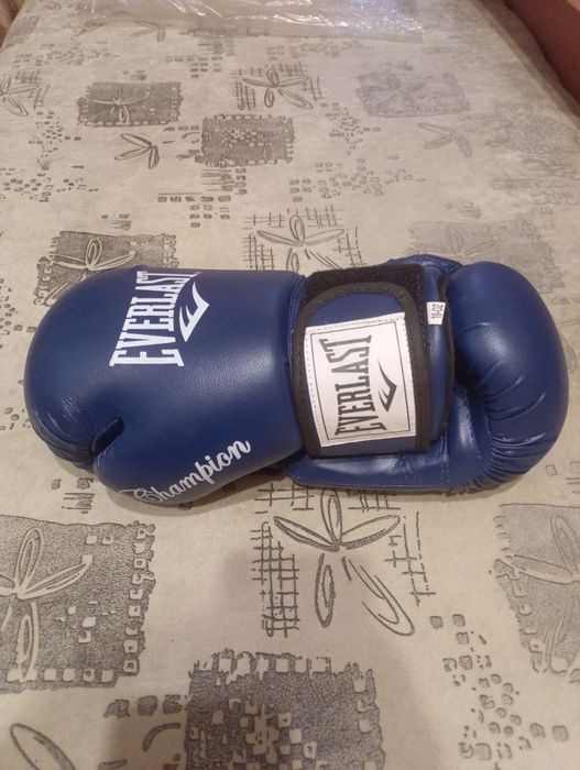 Боксерские перчатки синии