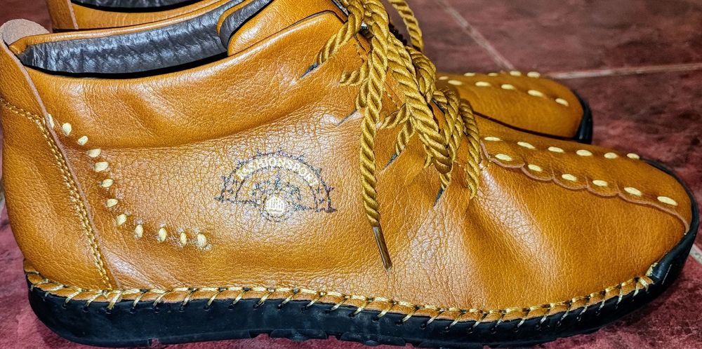 Ghete din piele naturală și talpă 100% cauciuc