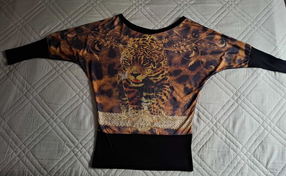 Само за 15 лв! Две дамски блузи/ туники с дълъг ръкав