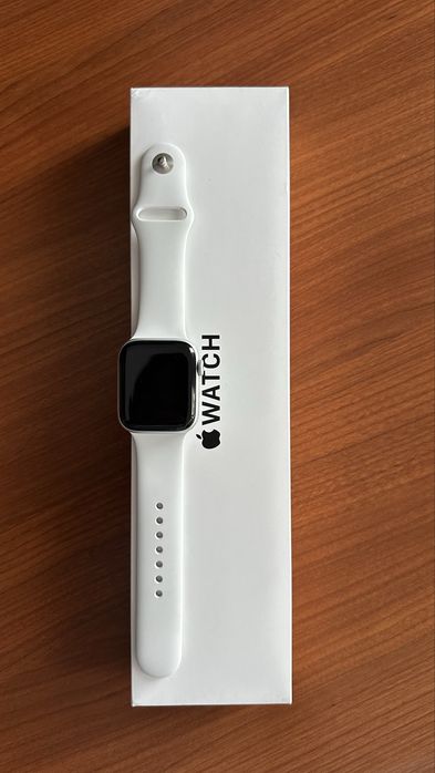 Apple Watch SE 1st gen, Silver, 44MM