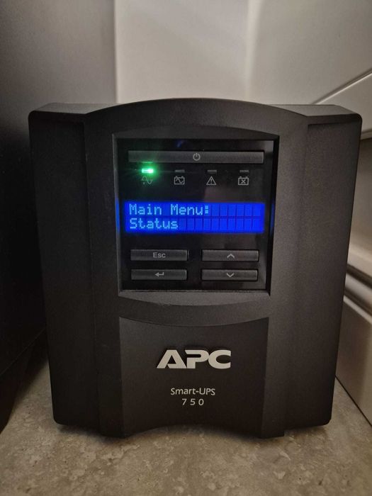 UPS APC 750 Smart LCD