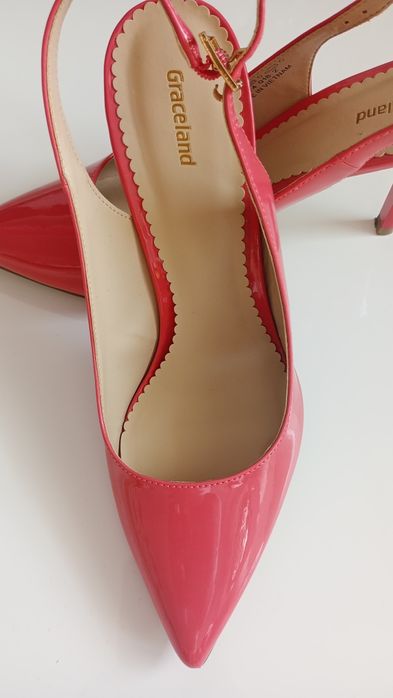 Pantofi stiletto