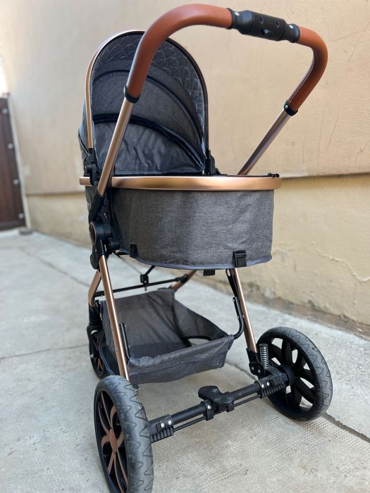 Vând cărucior 3 în 1