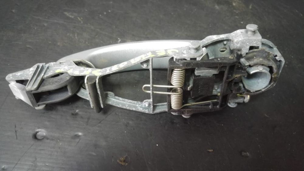 maner usa stanga spate vw jetta 3 2004-2010 1k0837886