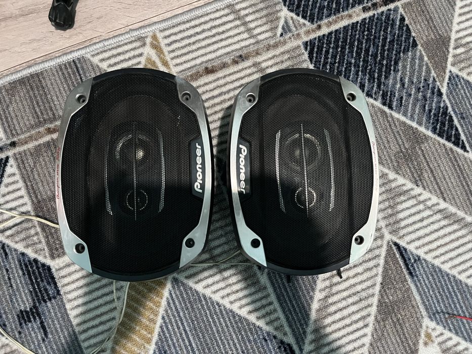 Продам колонки pioneer ts 6975v2