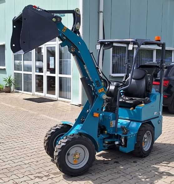 Incarcator frontal nou  articulat KAMEX 800 cu motor KUBOTA