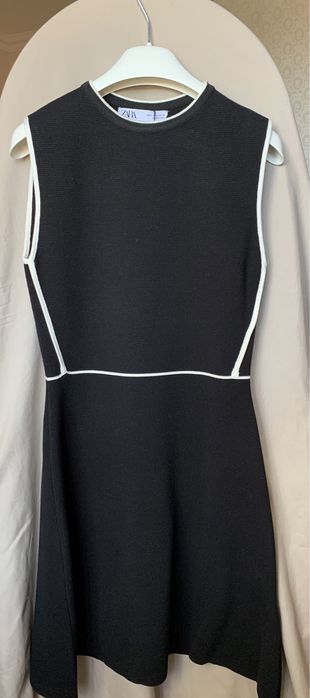 Новое Детское платьице  MEXX на 9-10 лет и есть обувь