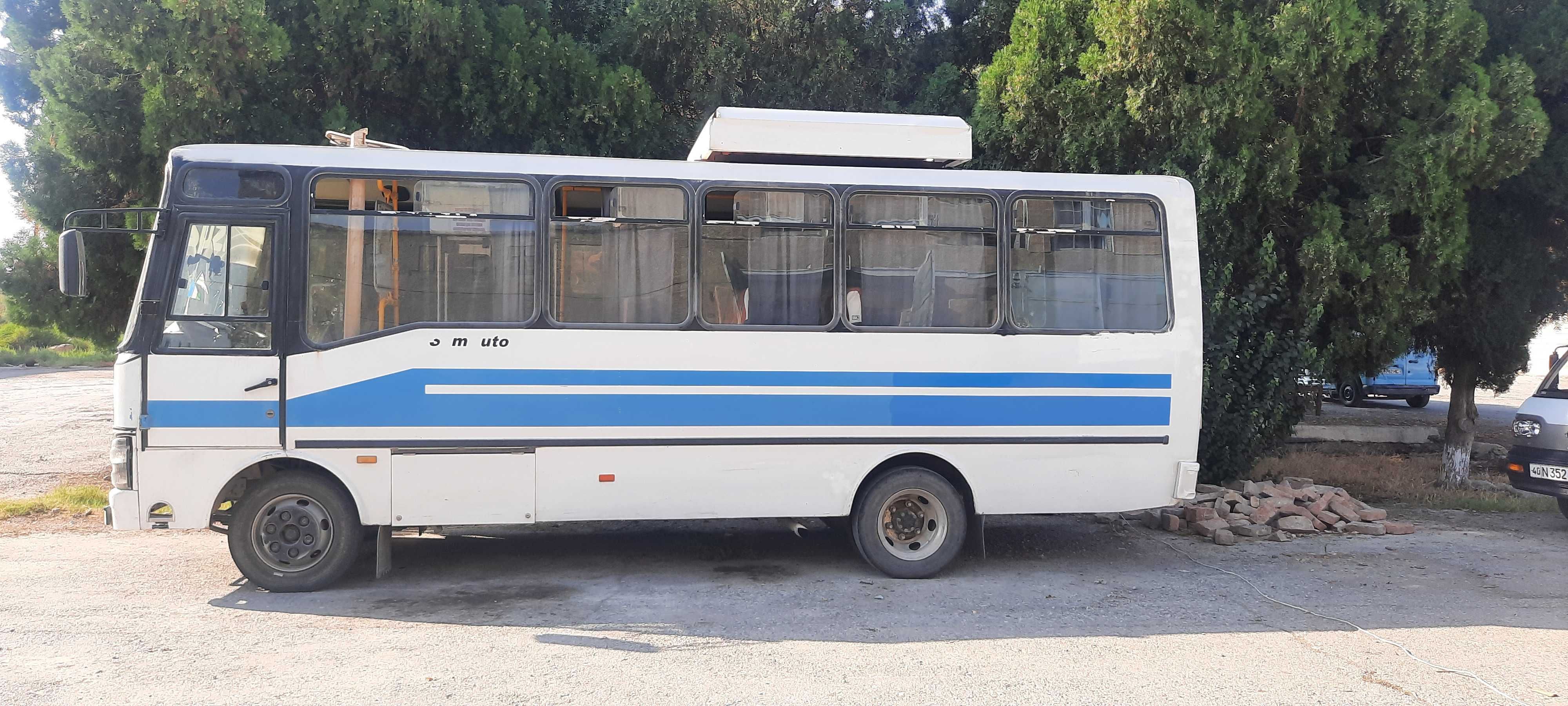 ISUZI avtobus sotiladi 2009 yil 9500$