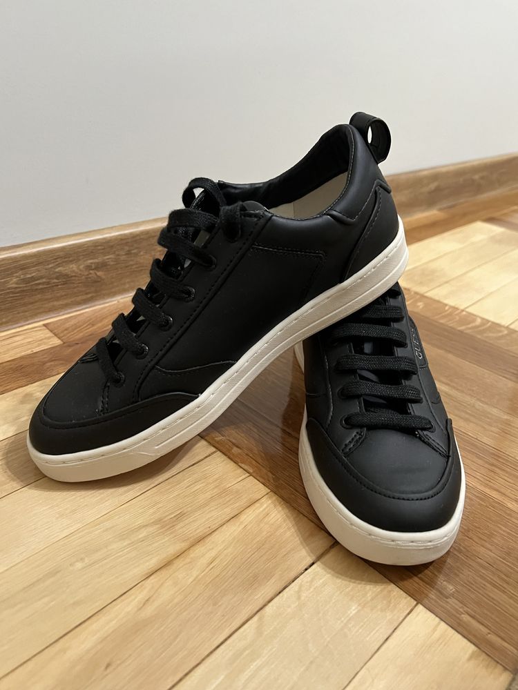 Продавам кецове Guess