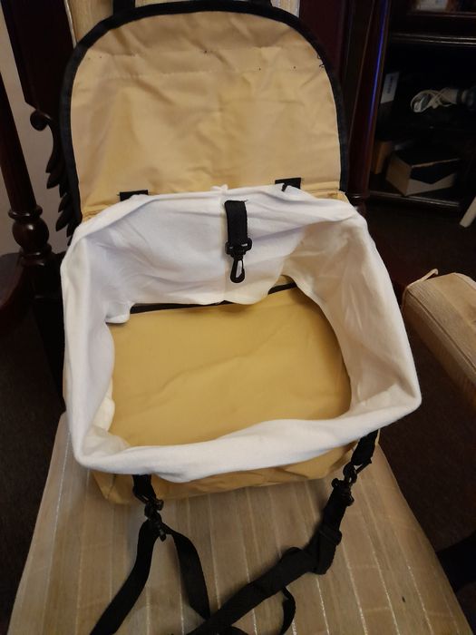 Кош за кола за домашни любимци