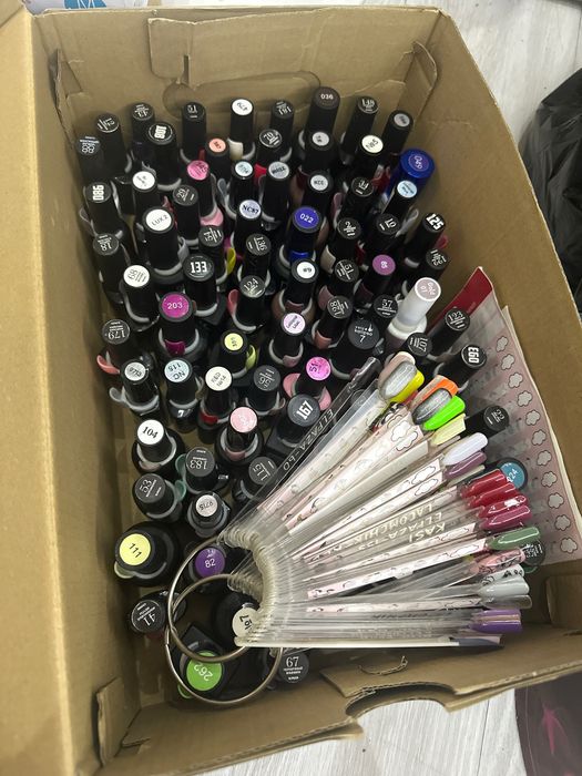 Продаю гель лаки 93 штук