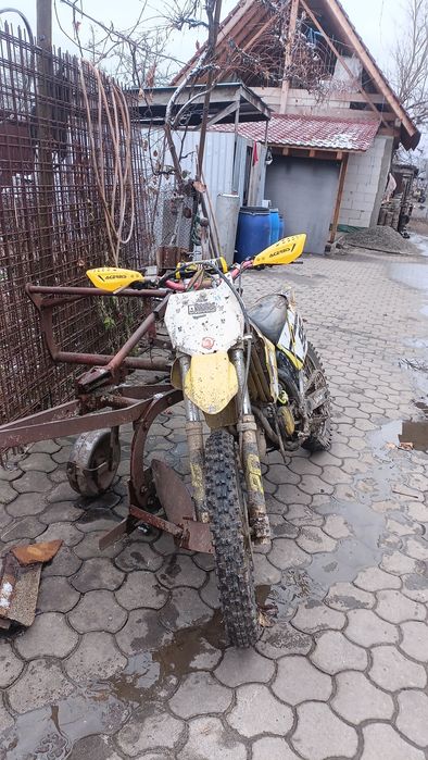 Vând sau schimb cross suzuki rm 125cc 2t