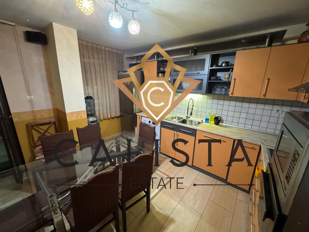 Дава се под наем Тристаен апартамент в Пловдив, Кършияка - 90 кв.м за 433.5 € - Снимка #1