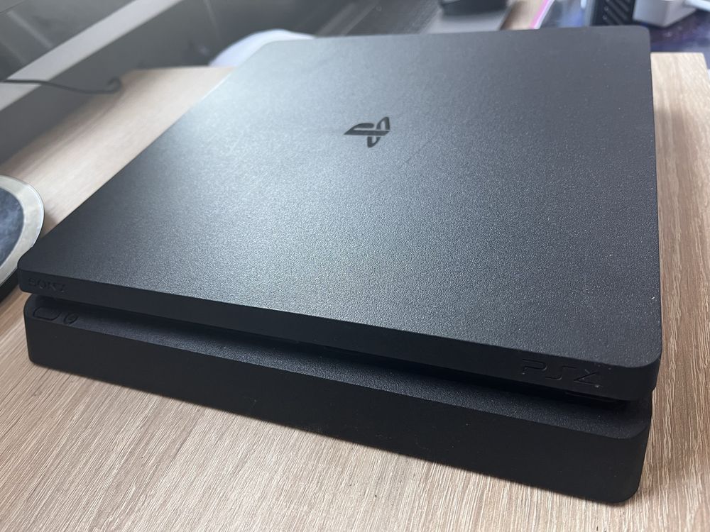 Ps4 stare foarte buna 1TB + fifa 19