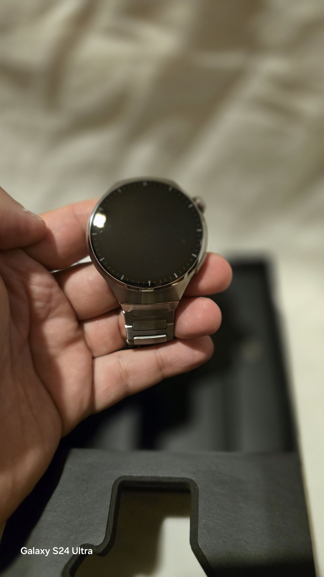 Продавам Huawei Watch 4 pro Titanium