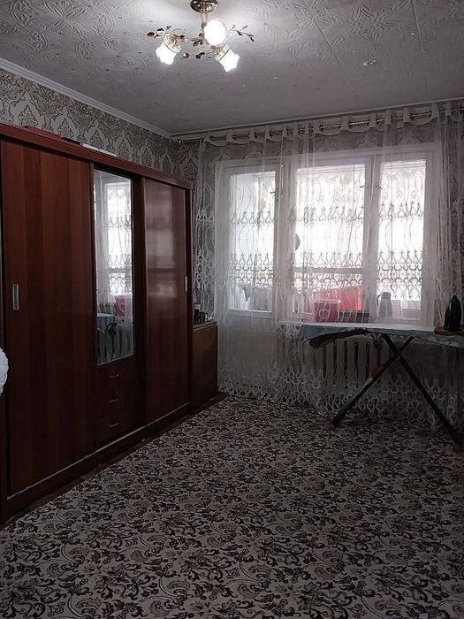 Шкаф холати зур 1млнга сотаман