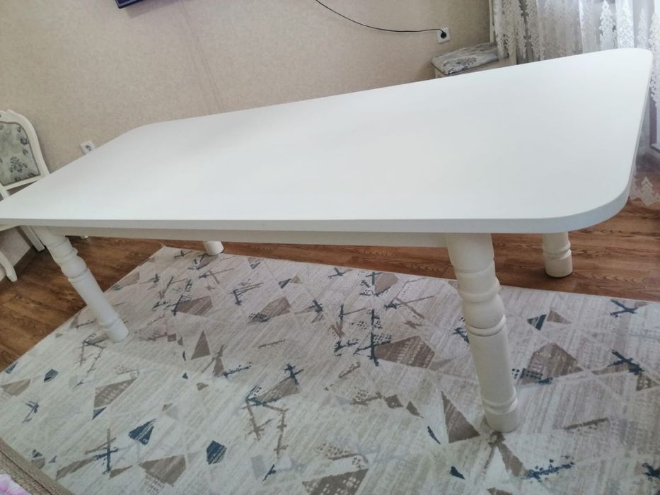 Столы в гостиную