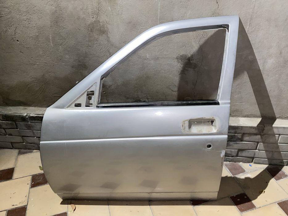 Дверь на приору водительская