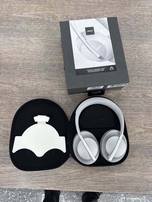 Casti Bose 700 noise cancelling