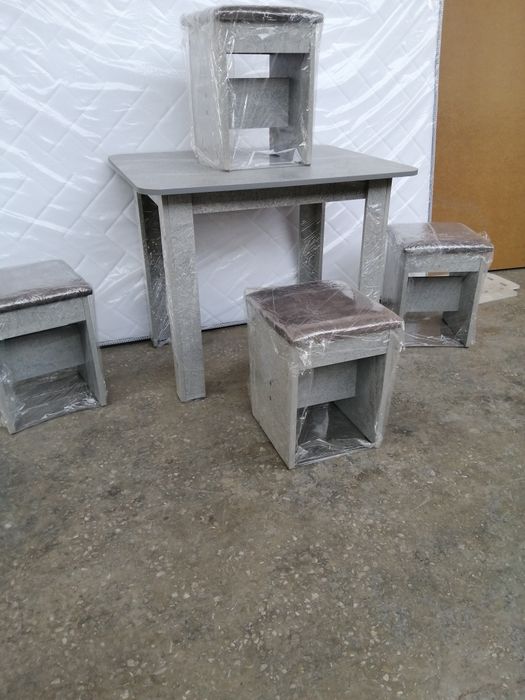 Продаются новые кухонные столы, табуретки от производителя.