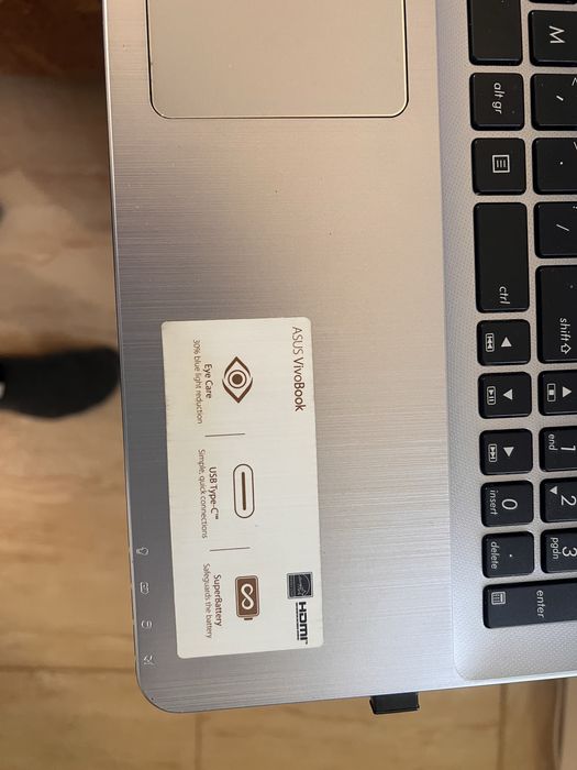 Leptop Asus windows 10 pro cu licenta