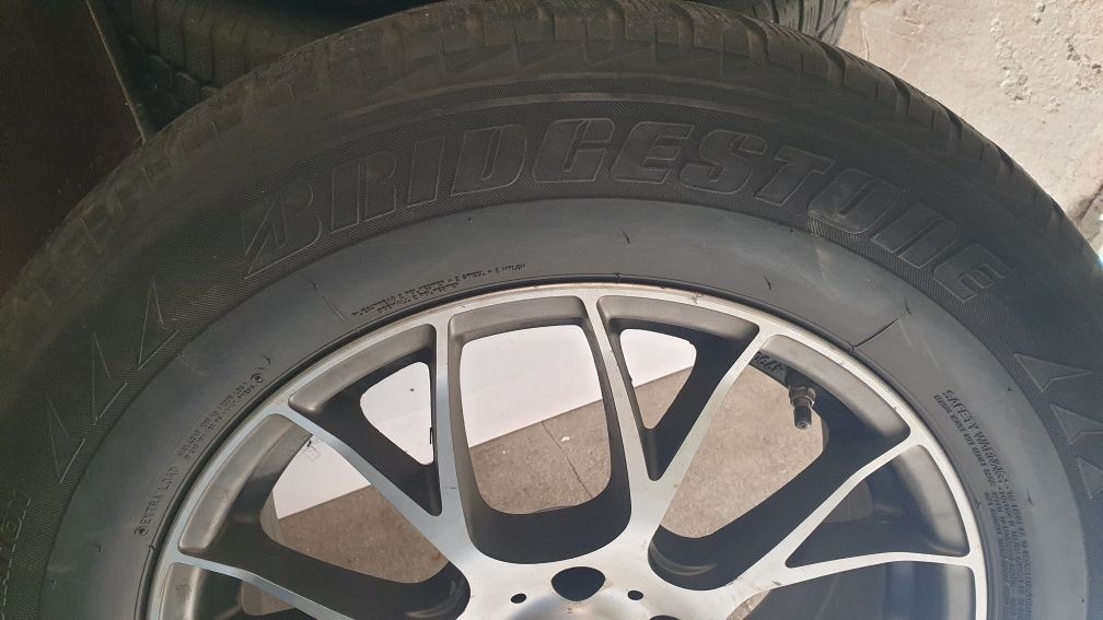 Anvelope iarna Bridgestone blizzak 235/65R17