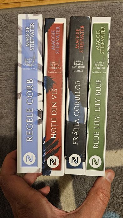 Pachet Frăția corbilor 4 vol.
de Maggie Stiefvater