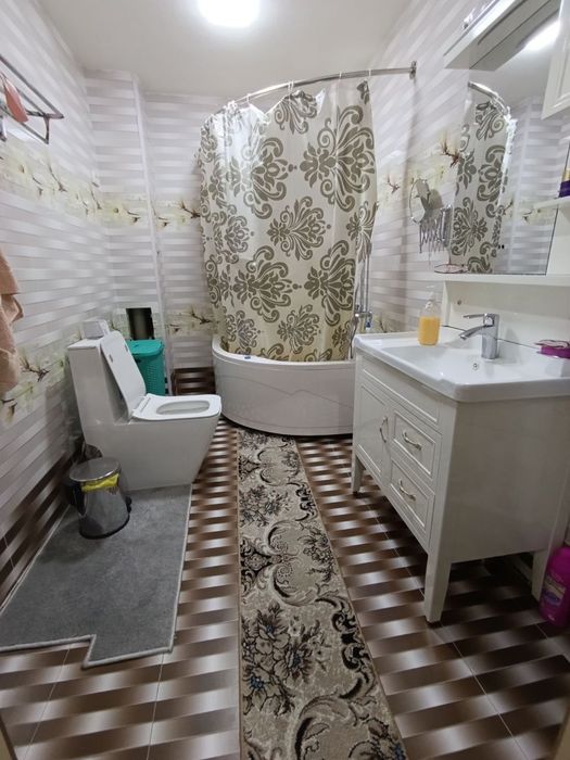 2 xonali kvartira sotiladi