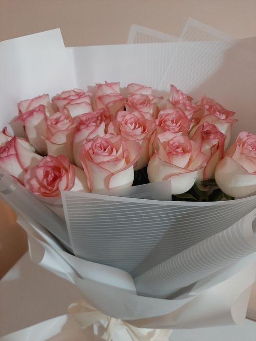 Цветы красивые собраны в букеты