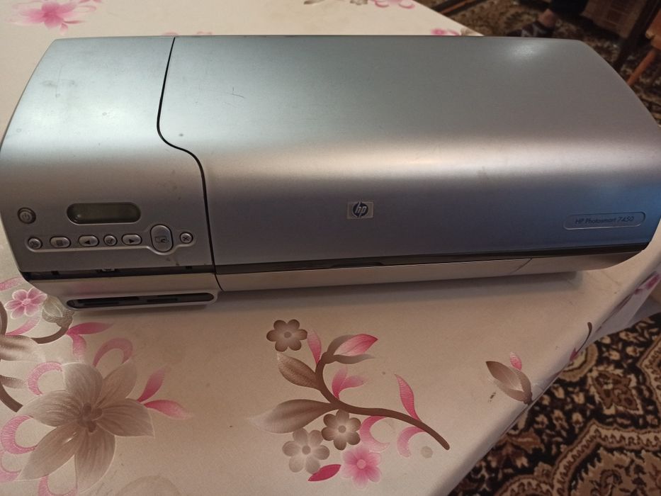 Продается принтер HP катреджный