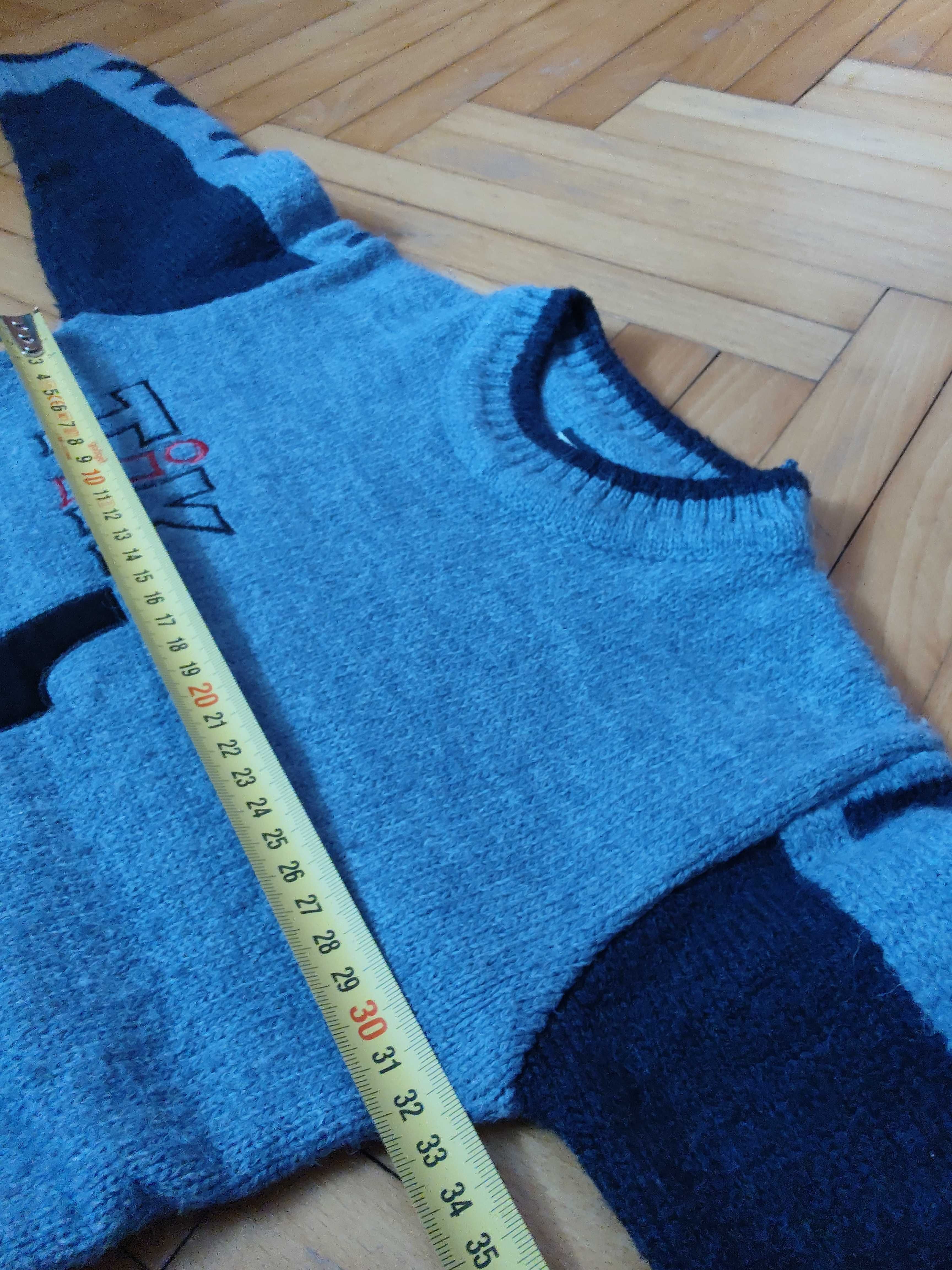 Топъл суичър, пуловер за момче 128 размер.