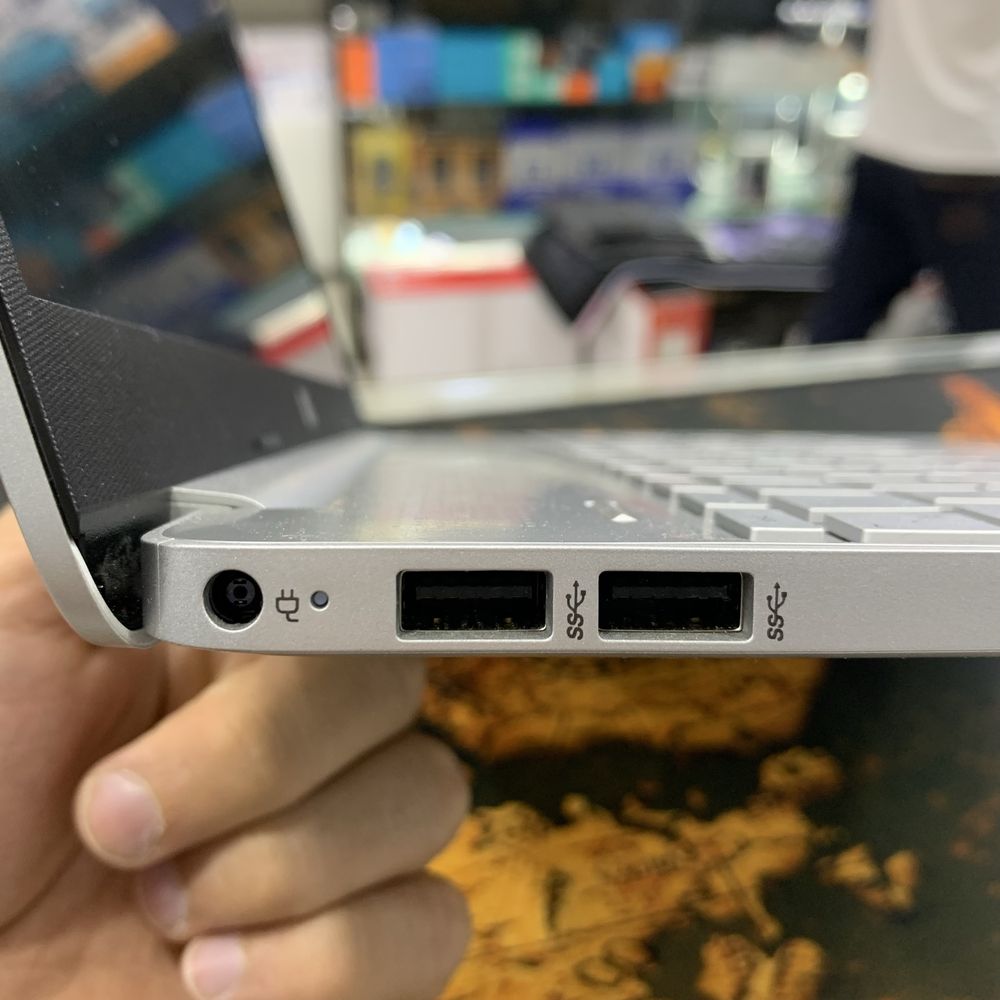 Hp 15s celeron 4500 4GB 256GB Yangi 1-Yil servis kafolatga ega