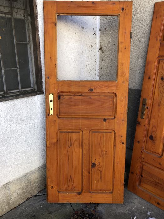 Врата дървена масив чам с брава - 4 броя