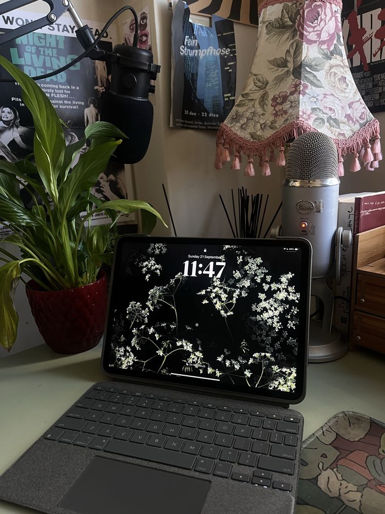 Logitech Combo Touch клавиатура за iPad 11-inch (1st-4th gen)