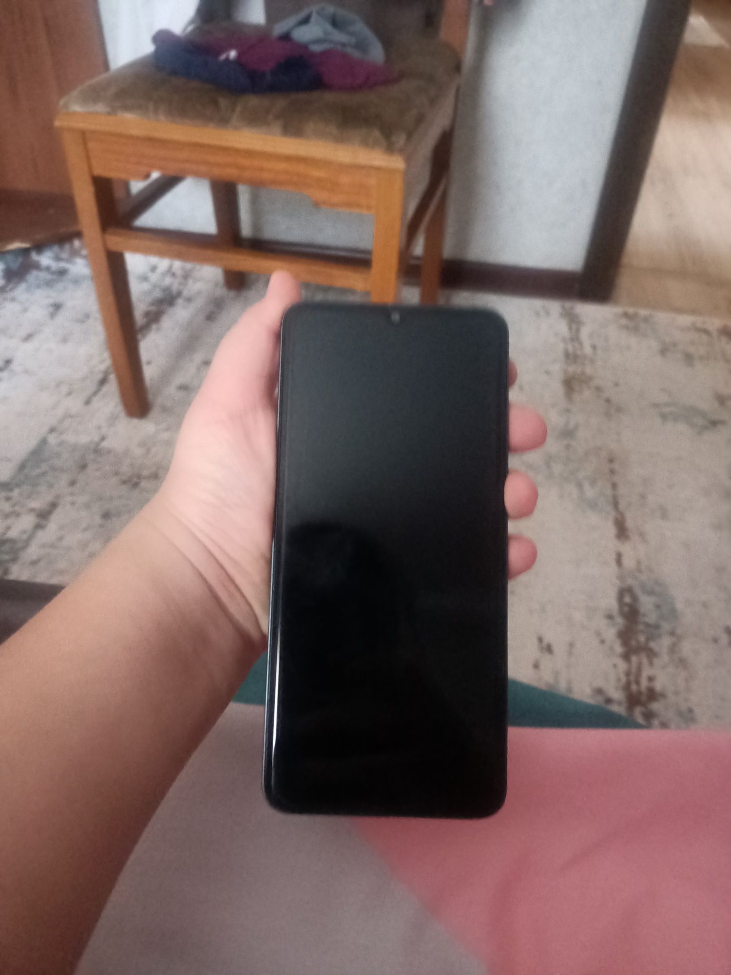 Redmi 13C 4/128 • всё работает • экран с нюансом • обмен