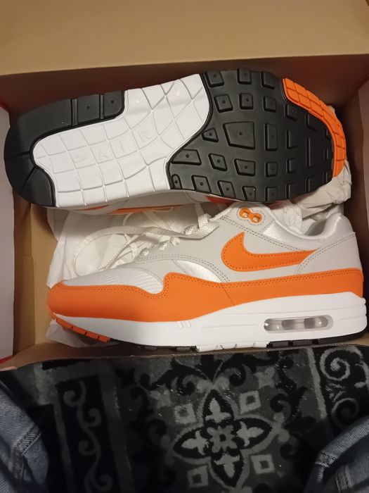 Vând nike air max 1