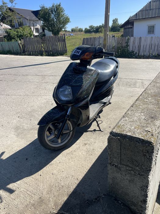 Vand scuter yamaha cygnus 125 4t necesita o baterie