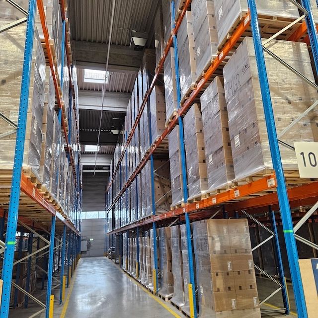 Rafturi metalice reglabile