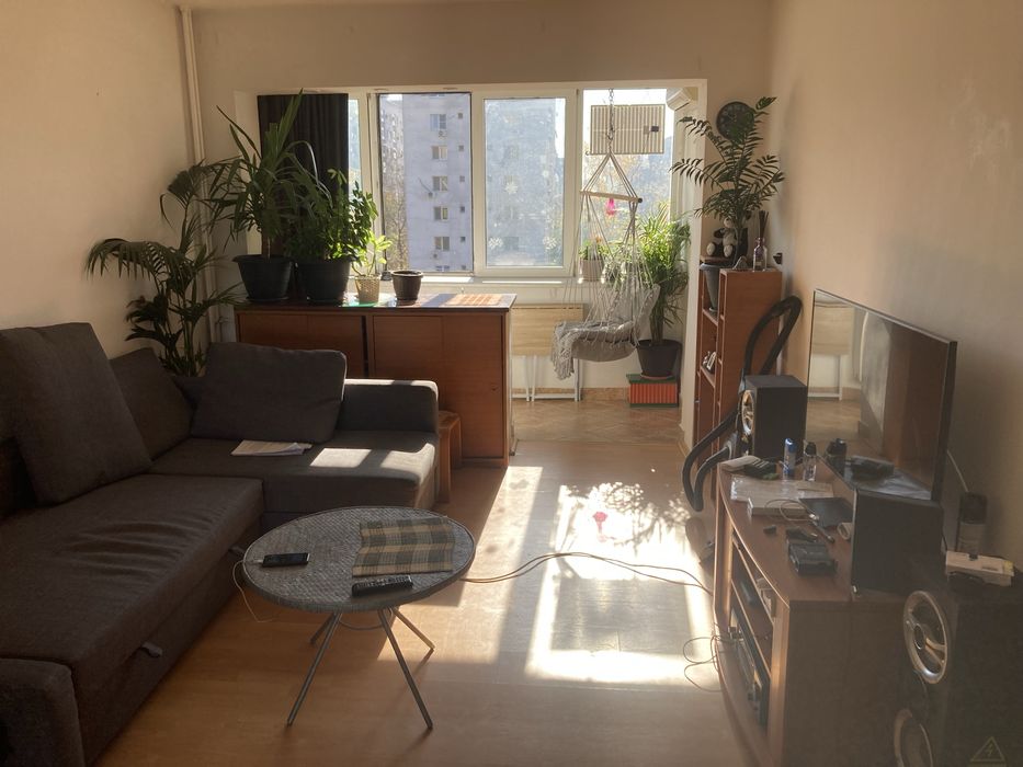 Caut coleg de apartament