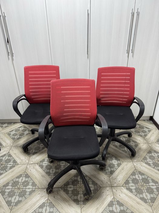 Офисное кресло распродажа 14 штук