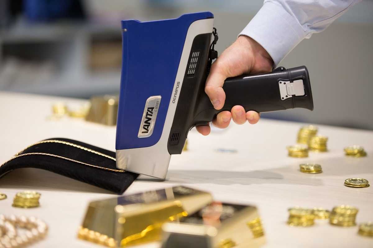 Спектрометр XRF Анализ Метал Добыча Геолог Эколог Метеорит Камни Почва